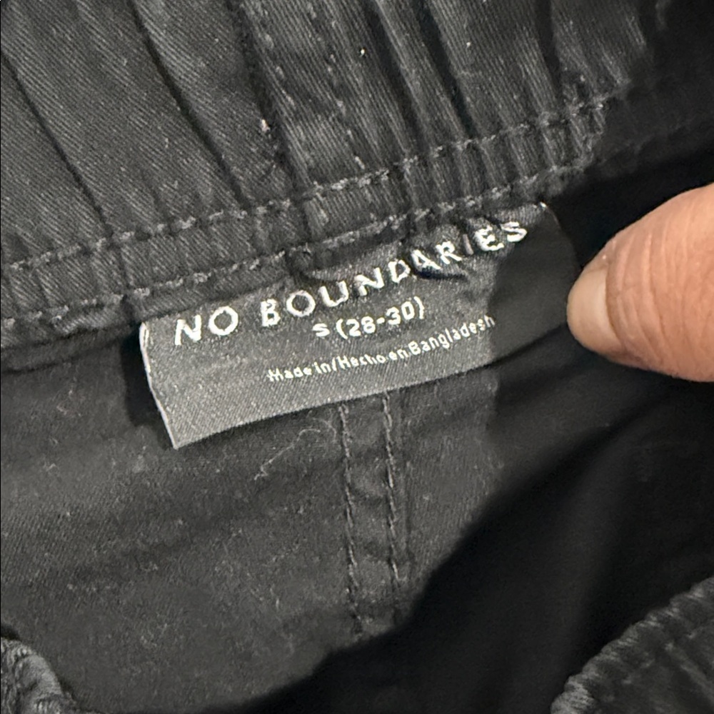 No Boundaries Men's Black Joggers - Picture 6 of 8